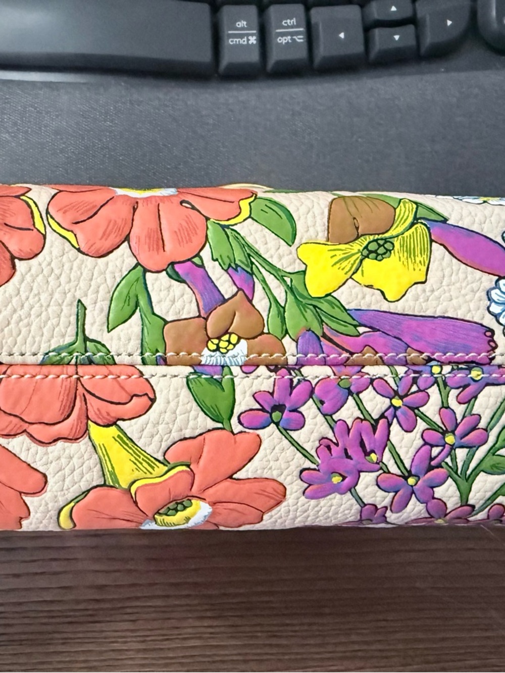 Floral Printed Coach Julienne Cosmetic 17 - Preowned - Picture 10 of 10